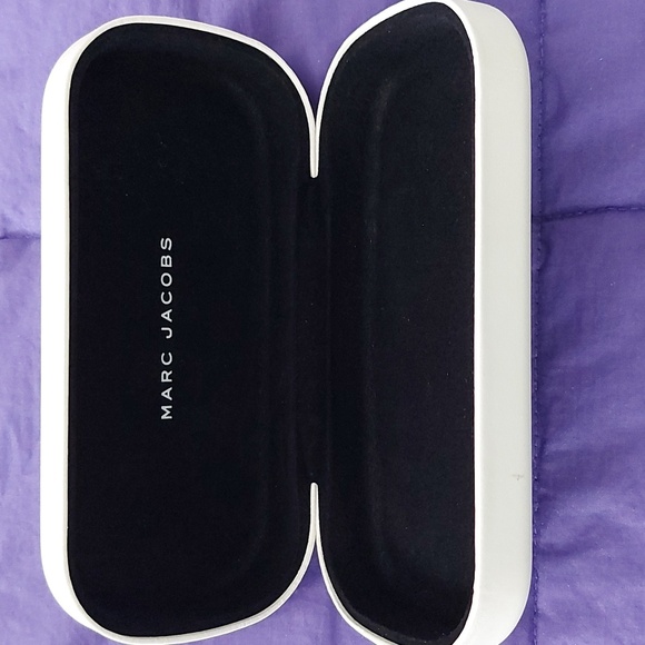 Marc Jacob's Eyeglasses Case - Picture 2 of 5